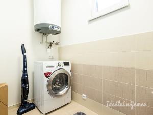 Pronájem bytu 3+kk, Hovorčovice, Střední, 76 m2