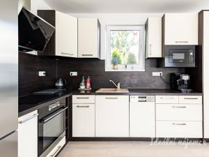 Pronájem bytu 3+kk, Hovorčovice, Střední, 76 m2