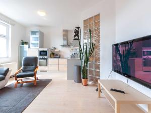 Pronájem bytu 2+kk, Praha - Holešovice, Jateční, 49 m2