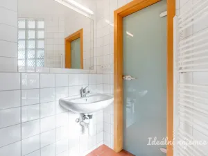 Pronájem bytu 2+kk, Praha - Holešovice, Jateční, 49 m2