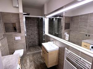 Prodej bytu 2+kk, Praha, Miloše Havla, 52 m2