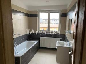 Pronájem bytu 1+1, Ostrava, Klicperova, 53 m2