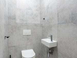 Pronájem bytu 2+kk, Praha - Kyje, Za černým mostem, 66 m2