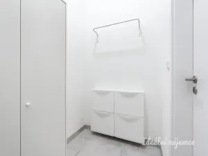 Pronájem bytu 2+kk, Praha - Kyje, Za černým mostem, 66 m2
