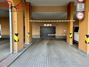 Pronájem garáže, Praha - Vysočany, Poděbradská, 12 m2