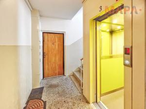 Prodej bytu 2+1, Chomutov, Skalková, 61 m2