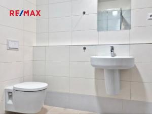 Pronájem bytu 1+kk, Praha - Vysočany, Pod Harfou, 32 m2