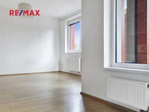 Pronájem bytu 1+kk, Praha - Vysočany, Pod Harfou, 32 m2