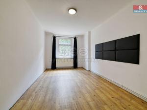 Prodej bytu 3+1, Karlovy Vary - Dvory, 1. máje, 71 m2