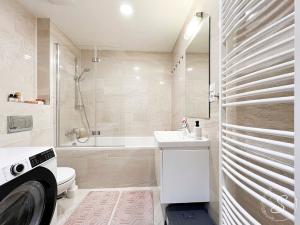 Pronájem bytu 2+kk, Praha - Horní Měcholupy, Mantovská, 59 m2