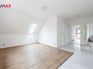 Prodej komerční nemovitosti, Měchenice, Hlavní, 330 m2