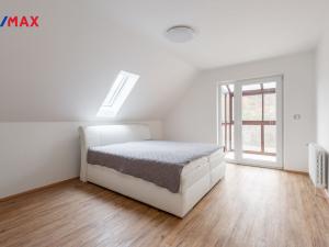 Prodej komerční nemovitosti, Měchenice, Hlavní, 330 m2