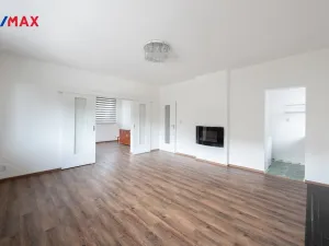 Prodej komerční nemovitosti, Měchenice, Hlavní, 330 m2