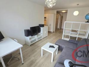 Pronájem bytu 2+kk, Praha, Dědinova, 47 m2