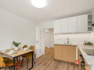 Prodej bytu 3+1, Praha - Modřany, Urbánkova, 79 m2