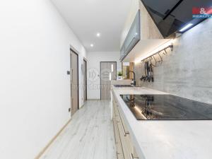 Prodej bytu 3+1, Hevlín, 70 m2