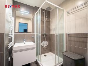 Prodej bytu 4+1, Praha - Řepy, Španielova, 90 m2