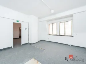 Prodej komerční nemovitosti, Karlovy Vary, Varšavská, 145 m2
