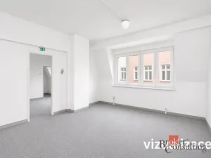 Prodej komerční nemovitosti, Karlovy Vary, Varšavská, 145 m2