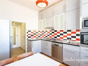 Pronájem bytu 2+1, Praha - Podolí, Na Klaudiánce, 72 m2