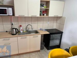 Pronájem skladu, Praha - Horní Počernice, Ve žlíbku, 272 m2