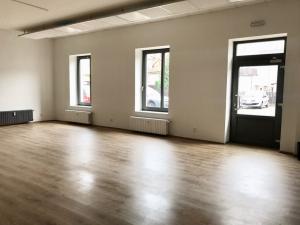 Pronájem obchodního prostoru, Pardubice, Bratranců Veverkových, 77 m2