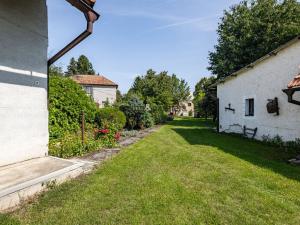Prodej rodinného domu, Běrunice, V Koutě, 222 m2