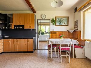 Prodej rodinného domu, Běrunice, V Koutě, 222 m2