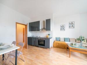 Pronájem bytu 2+kk, Praha - Žižkov, Husinecká, 46 m2