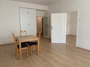 Pronájem bytu 2+1, Praha - Nusle, náměstí Hrdinů, 65 m2