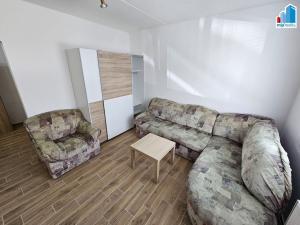 Pronájem bytu 1+1, Holýšov, Pod Makovým vrchem, 40 m2