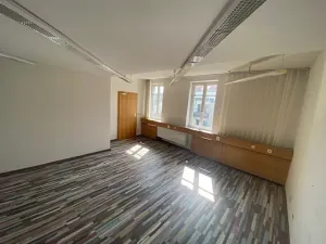 Pronájem kanceláře, Uherské Hradiště, Zelný trh, 25 m2