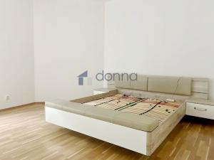 Pronájem bytu 2+1, Praha, Ševčíkova, 74 m2
