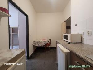 Pronájem bytu 1+1, Praha - Smíchov, U Santošky, 45 m2