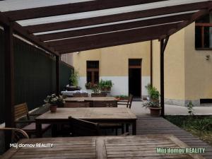 Pronájem bytu 1+1, Praha - Smíchov, U Santošky, 45 m2