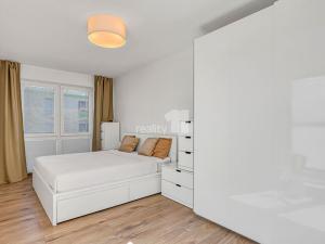Prodej bytu 3+kk, Jesenice, Cedrová, 74 m2