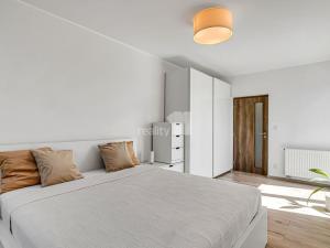 Prodej bytu 3+kk, Jesenice, Cedrová, 74 m2