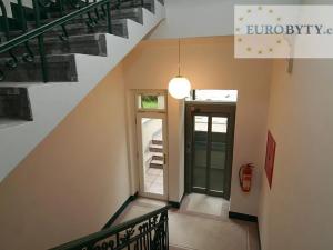 Pronájem atypického bytu, Praha - Vinohrady, U Havlíčkových sadů, 131 m2