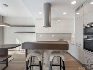 Pronájem bytu 4+kk, Praha - Vysočany, Svatošových, 130 m2