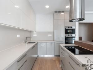 Pronájem bytu 4+kk, Praha - Vysočany, Svatošových, 130 m2
