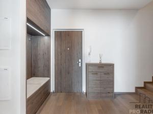 Pronájem bytu 4+kk, Praha - Vysočany, Svatošových, 130 m2