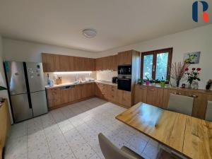 Pronájem rodinného domu, Třebotov, V Zálesí, 350 m2