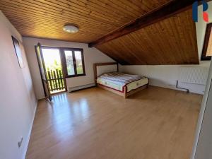 Pronájem rodinného domu, Třebotov, V Zálesí, 350 m2