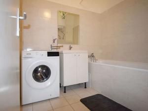 Pronájem bytu 2+kk, Praha - Holešovice, Na Maninách, 52 m2