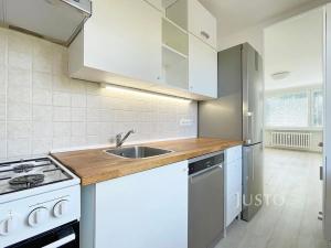 Pronájem bytu 3+1, Praha - Kobylisy, Akátová, 62 m2