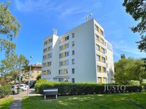 Pronájem bytu 3+1, Praha - Kobylisy, Akátová, 62 m2