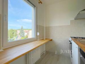 Pronájem bytu 3+1, Praha - Kobylisy, Akátová, 62 m2