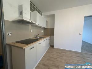 Pronájem bytu 2+kk, Znojmo, nám. Kpt. Otm. Chlupa, 42 m2