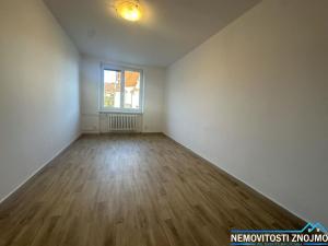 Pronájem bytu 2+kk, Znojmo, nám. Kpt. Otm. Chlupa, 42 m2