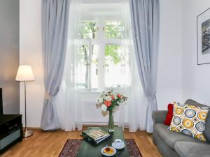 Pronájem bytu 2+kk, Praha - Vinohrady, Na Kozačce, 40 m2